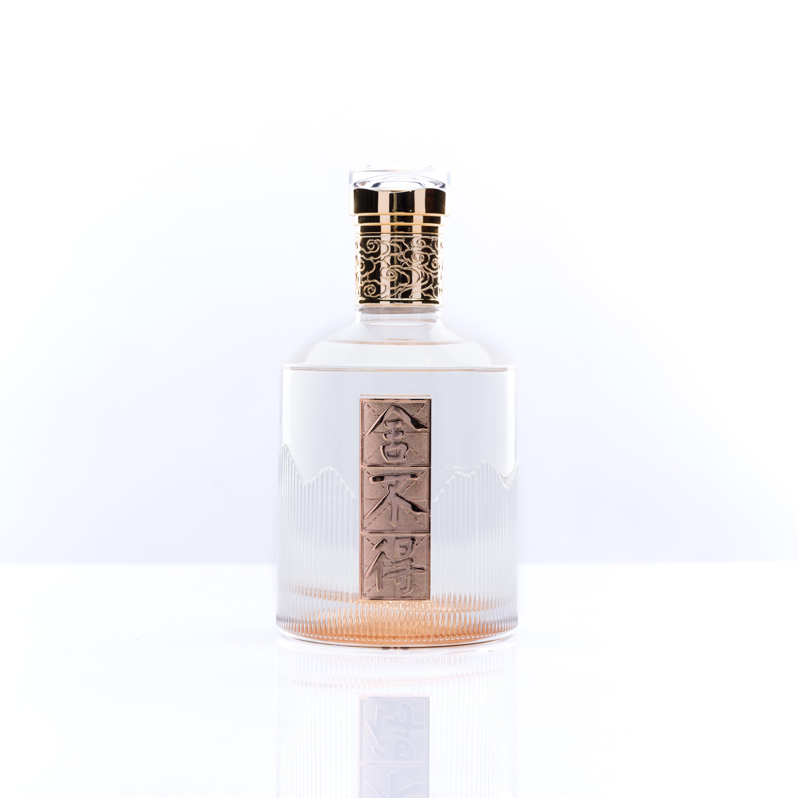 Amazon.co.jp: 舎不得 金蓋 アルコール52度 500ml 中国酒 白酒 濃香型